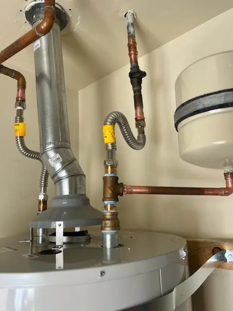 Water heater installation and plumbing repair in Suburban Park